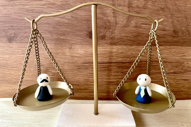 眉下切開リフトと眼瞼下垂手術の違い